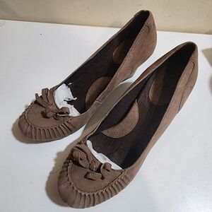 Boc tan leather upper Suede Block heels slip on Shoes size 8.5